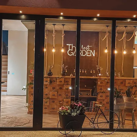 酒店 The Lost Garden 5*