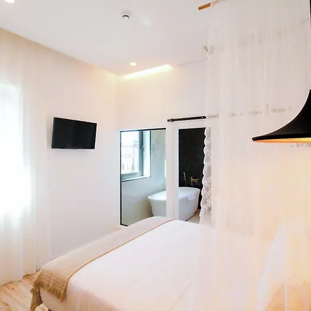 The Lost Garden فندق *